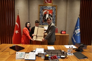 Belediye Başkanımız Sayın Eyüp KAHVECİ\\\'yi Makamında Ziyaret Ettik.