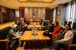 Belediye Başkanımız Sayın Eyüp KAHVECİ\\\'yi Makamında Ziyaret Ettik.