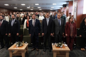 Kütahya Sağlık Bilimleri Üniversitesinde (KSBÜ) Otizm Farkındalık Günü kapsamında düzenlenen etkinlikte, otizmin erken tanısının önemi ve toplumda farkındalık yaratmanın gerekliliği vurgulandı.
