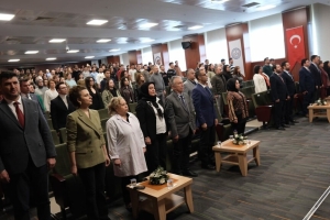 Kütahya Sağlık Bilimleri Üniversitesinde (KSBÜ) Otizm Farkındalık Günü kapsamında düzenlenen etkinlikte, otizmin erken tanısının önemi ve toplumda farkındalık yaratmanın gerekliliği vurgulandı.
