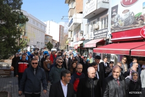 Otizm Farkındalık Yürüyüşünü Geniş Bir Katılım İle Gerçekleştirdik.