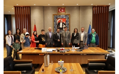 Belediye Başkanımız Sayın Eyüp KAHVECİ\\\'yi Makamında Ziyaret Ettik.