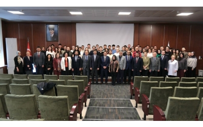 Kütahya Sağlık Bilimleri Üniversitesinde (KSBÜ) Otizm Farkındalık Günü kapsamında düzenlenen etkinlikte, otizmin erken tanısının önemi ve toplumda farkındalık yaratmanın gerekliliği vurgulandı.