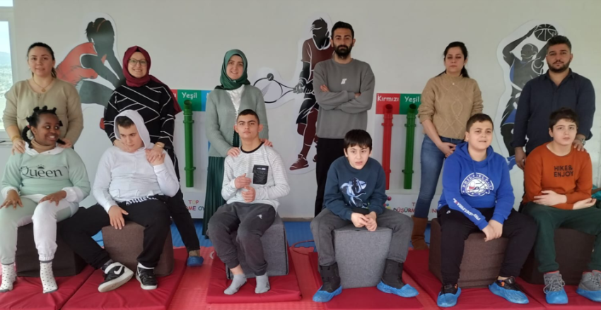 Jimnastik Eğitimlerimiz Devam Ediyor.